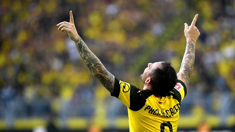 Paco Alcácer, celebrando un gol marcado con el Borussia Dortmund