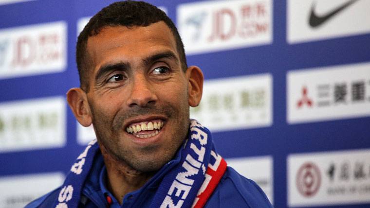 Carlos Tevez en su presentación con el Shanghai Shenhua