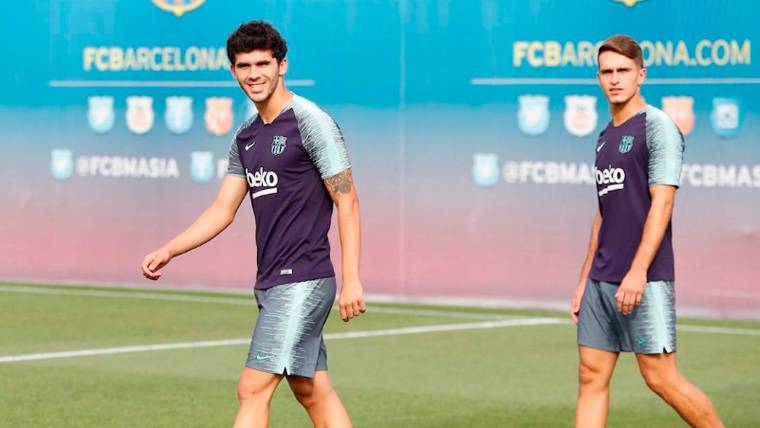 Carles Aleñá y Denis Suárez en un entrenamiento del FC Barcelona | FCB