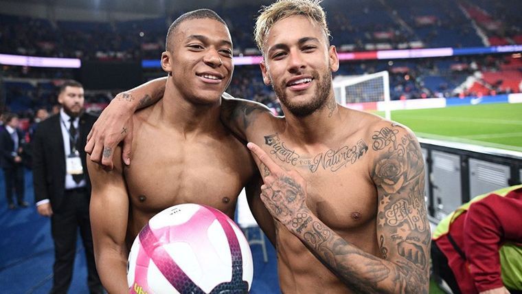 Mbappé y Neymar Jr, juntos tras un partido del Paris Saint-Germain