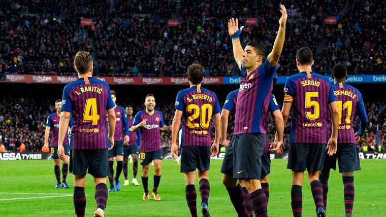 Los jugadores del FC Barcelona celebran un gol en el Clásico
