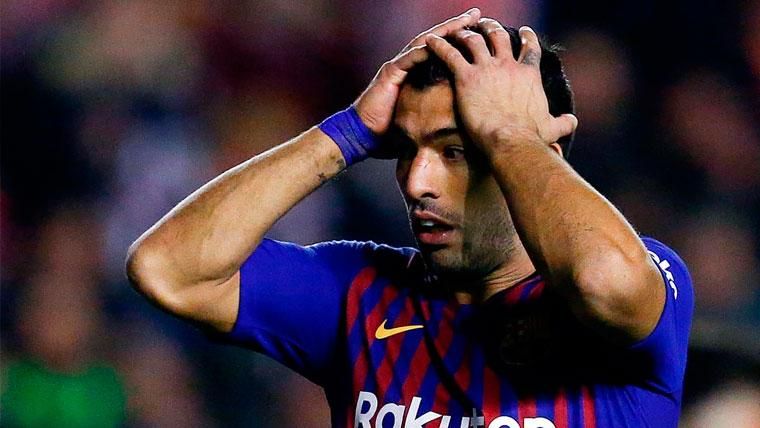 Luis Suárez lamenta una ocasión fallada con el FC Barcelona