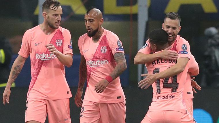 Malcom and Jordi Alba, celebrating the marked goal to the Inter of Milan