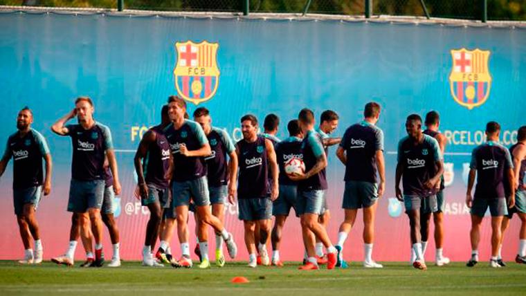 El Barcelona, entrenando en la Ciutat Esportiva Joan Gamper
