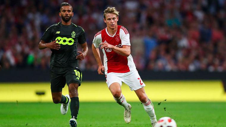 Frenkie de Jong, durante un partido con el Ajax