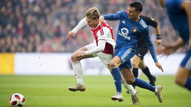 Frenkie de Jong, durante un encuentro con el Ajax de Amsterdam