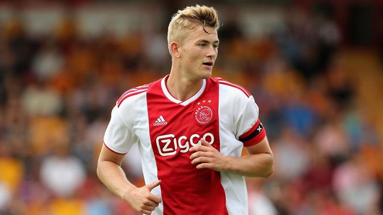 Matthijs Of Ligt, during a party with the Ajax of Amsterdam