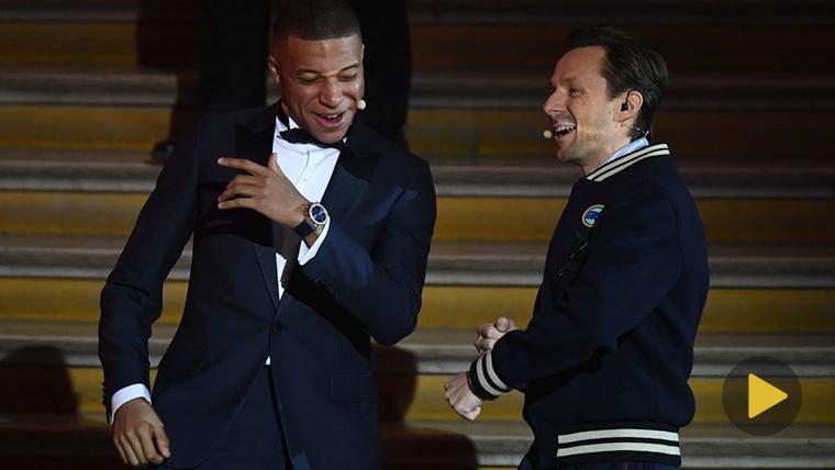 Kylian Mbappé Celebrated dancing the Trophy Raymond Kopa