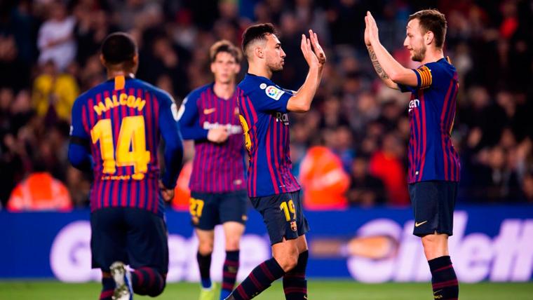 Munir The Haddadi and Ivan Rakitic celebrate a goal of the FC Barcelona