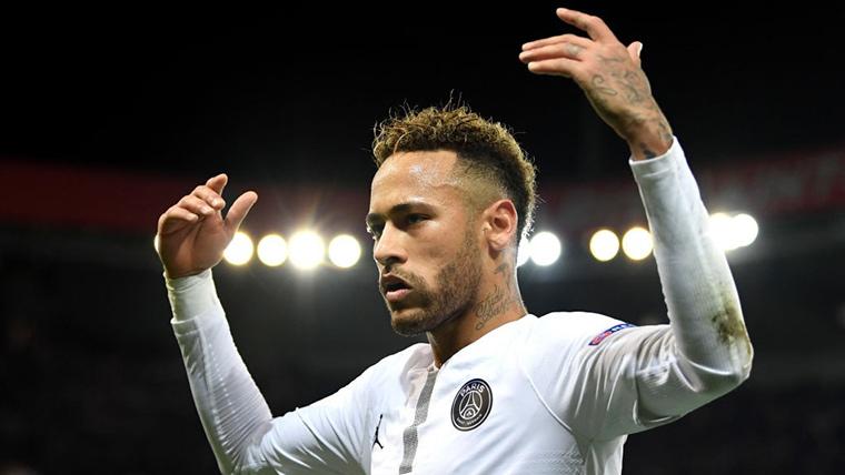 Neymar Jr, celebrating a marked goal with Paris Saint-Germain