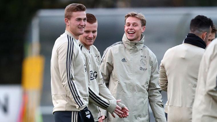 Frenkie Of Jong and Matthijs of Ligt, during a train with the Ajax