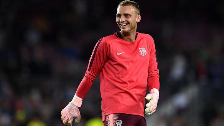 Jasper Cillessen, sonriente before a party with the FC Barcelona