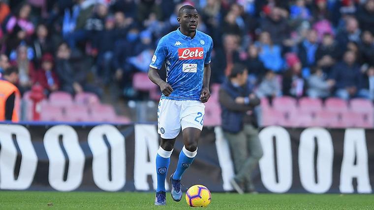 Kalidou Koulibaly, during a party with the Naples in the Series To