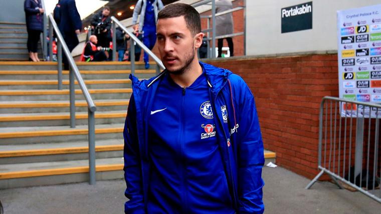 Eden Hazard in a concentration with Chelsea