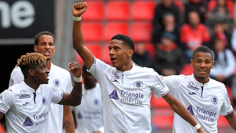 Jean-Claire Todibo celebrates a goal with the Toulouse