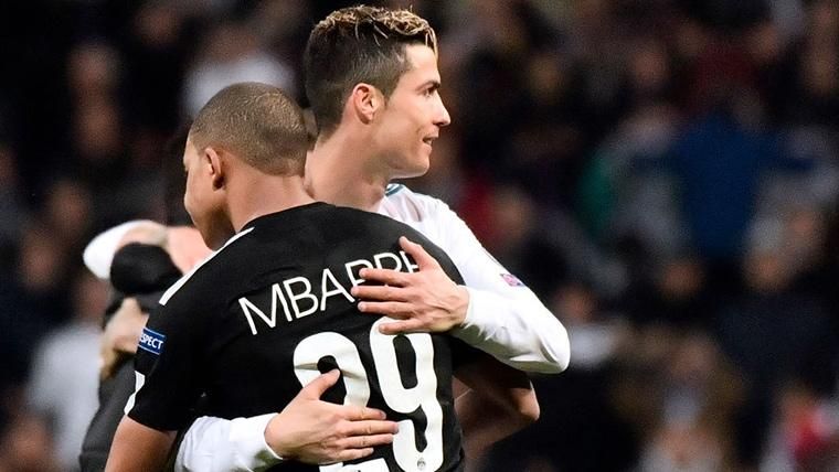 Kylian Mbappé And Cristiano Ronaldo, during a Real Madrid-PSG