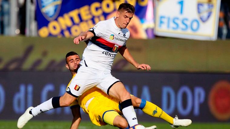 Krzysztof Piatek In a party of the Genoa in the Series To