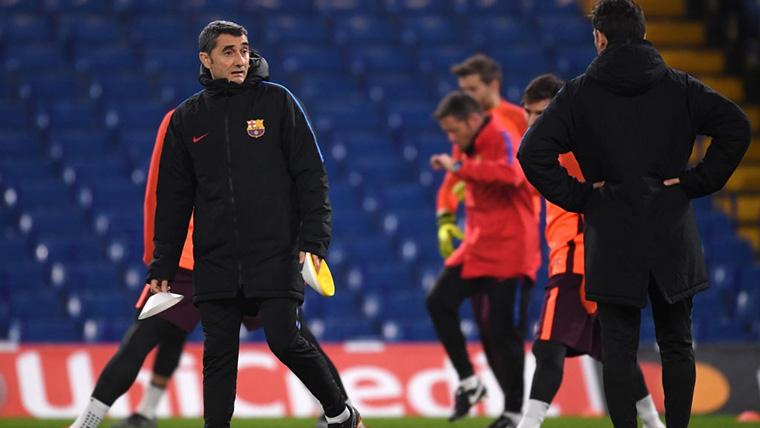 Ernesto Valverde, durante un entrenamiento del FC Barcelona