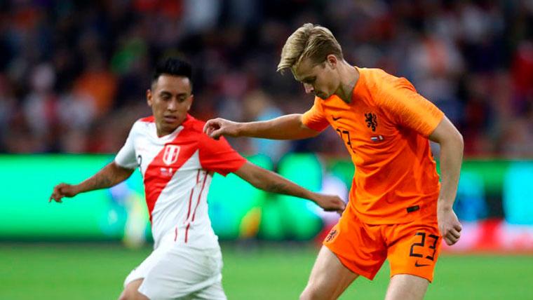 Frenkie Of Jong, in a party with Holland
