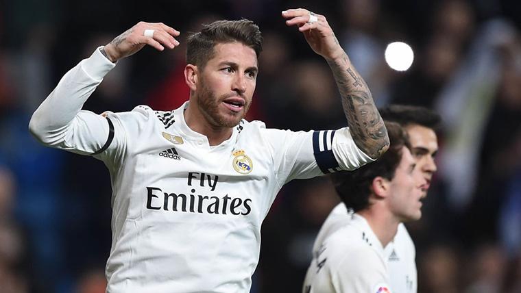 Sergio Ramos, animando al Real Madrid tras un gol encajado