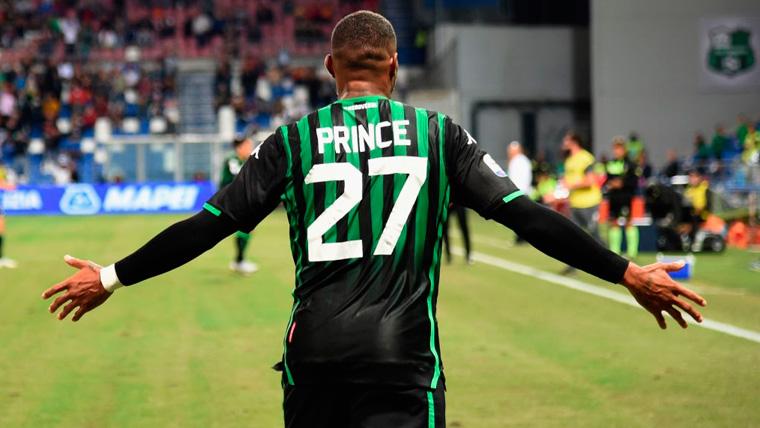 Kevin-Prince Boateng celebrates a goal with the Sassuolo