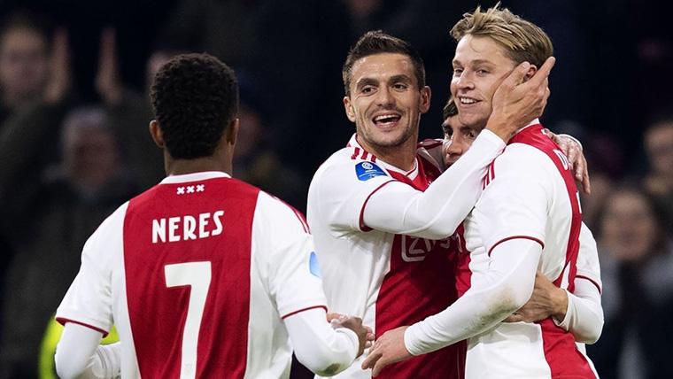 Frenkie Of Jong, celebrating a marked goal with the Ajax of Amsterdam