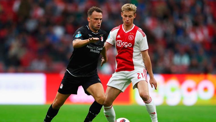 Frenkie de Jong en un partido con el Ajax