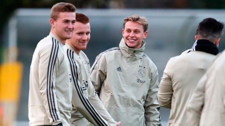Los jugadores del Ajax en una sesión de entrenamiento
