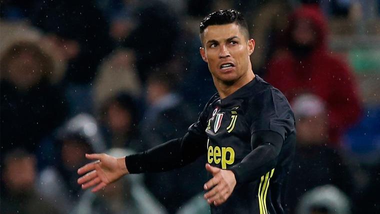 Cristiano Ronaldo protesta en un partido con la Juventus