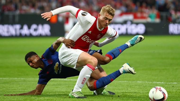 Matthijs Of Ligt, stealing a balloon to Marcus Rashford against the Manchester United