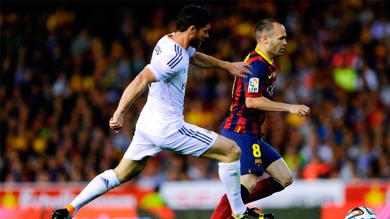 Andrés Iniesta and Xabi Alonso in a Classical in the Glass of Rey