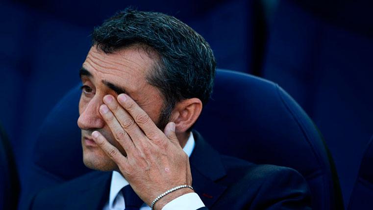 Ernesto Valverde, in the bench of the Barça