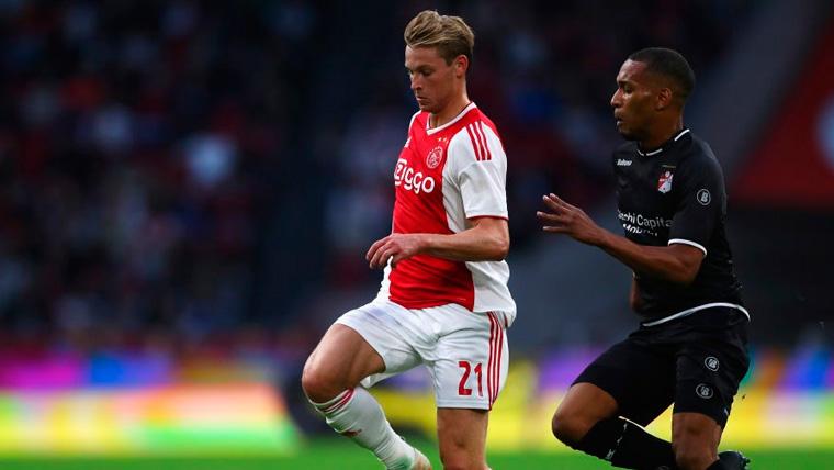 Frenkie de Jong en un partido con el Ajax