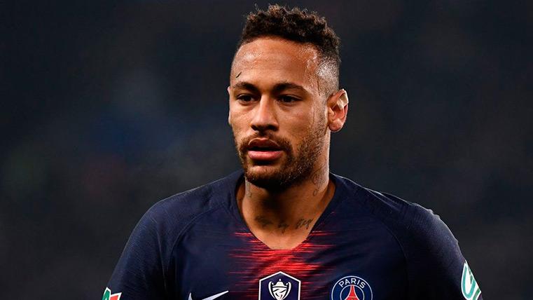 Neymar en un partido con el PSG