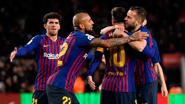 Los jugadores del FC Barcelona celebran un gol contra el Valencia