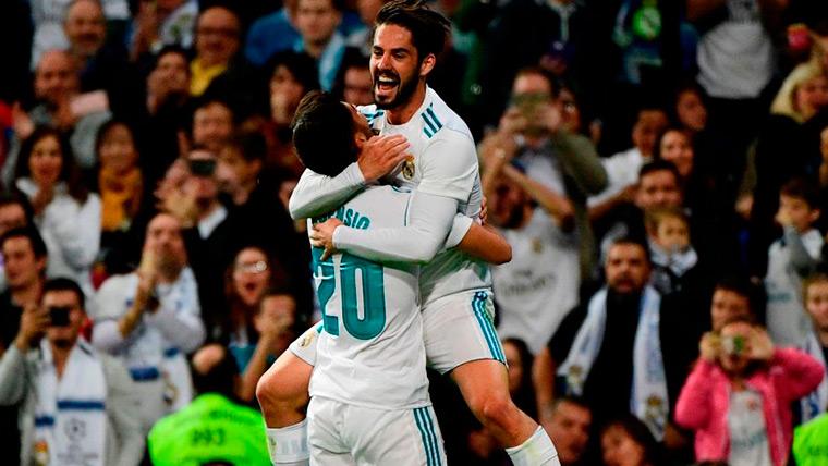 Isco y Asensio celebran un gol con el Real Madrid