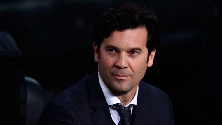 Santiago Solari before the FC Barcelona-Real Madrid