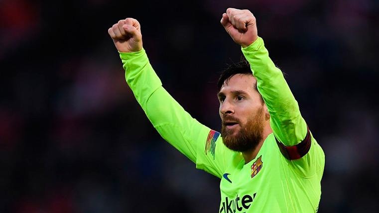 Messi celebrates a goal with the Barça