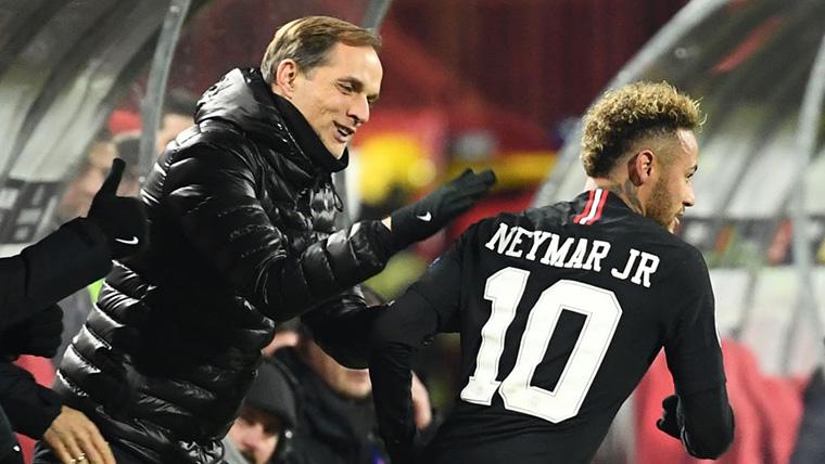 Neymar Jr y Thomas Tuchel, tras un gol del Paris Saint-Germain