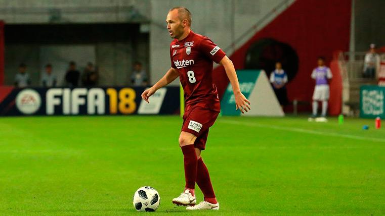 Iniesta in a party with the Vissel Kobe