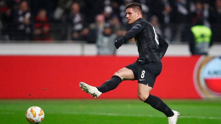 Luka Jovic gusta mucho al Barcelona