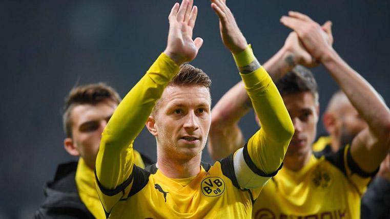 Marco Reus, aplaudiendo después de un partido del Borussia Dortmund