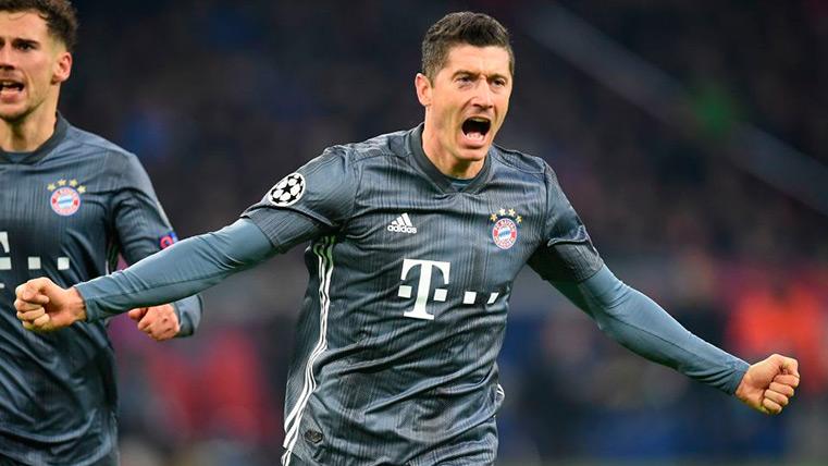 Lewandowski celebra un gol en Champions con el Bayern