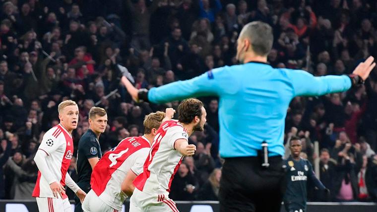 Damir Skomina During an action of the Ajax-Real Madrid of Champions