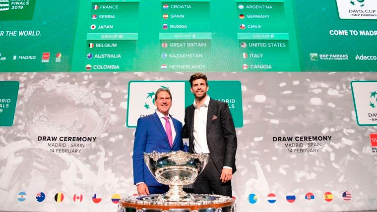David Haggerty y Gerard Piqué en el sorteo de la nueva Copa Davis