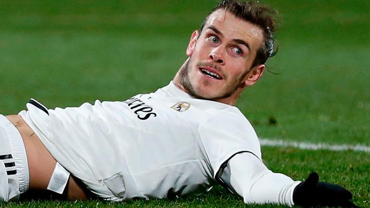 Gareth Bale tirado en el suelo en un partido con el Madrid