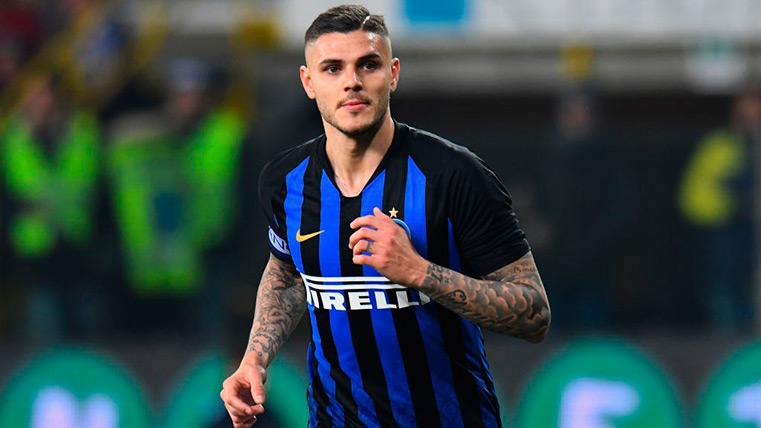 Mauro Icardi in a party with the Inter