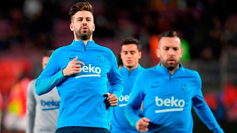 Gerard Piqué, durante el calentamiento del Lyon-Barcelona