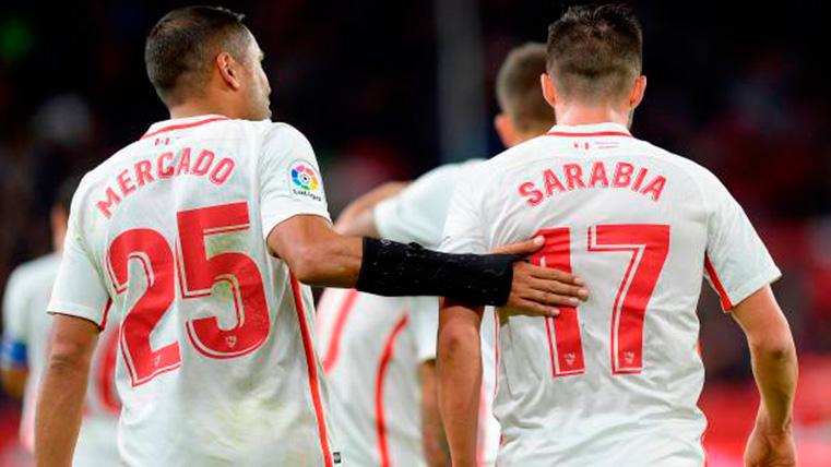 Market and Sarabia, celebrating the second goal against the Barcelona