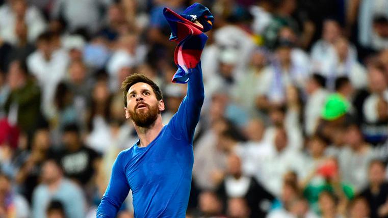 Messi celebrates a goal in Santiago Bernabéu